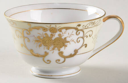 KON1 Footed Cup