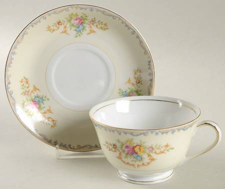 KON14 Footed Cup & Saucer Set