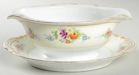 KON19 Gravy Boat with Attached Underplate