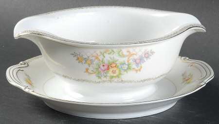 KON22 Gravy Boat with Attached Underplate