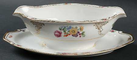 KON33 Gravy Boat with Attached Underplate