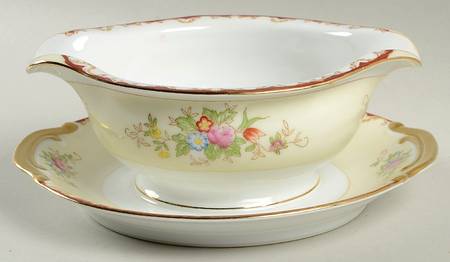KON37 (JAPAN) Gravy Boat with Attached Underplate by Kongo