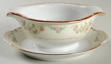 KON5 Gravy Boat with Attached Underplate