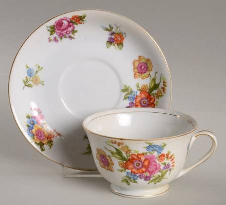 KON53 Footed Cup & Saucer Set