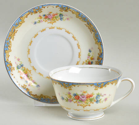 KON9 Footed Cup & Saucer Set