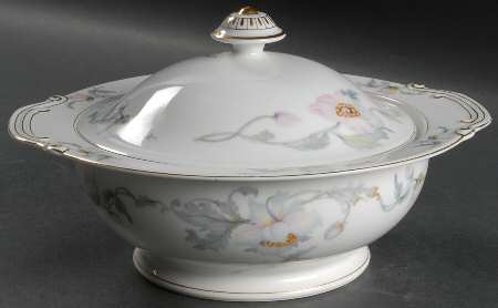 Monmouth Round Covered Vegetable