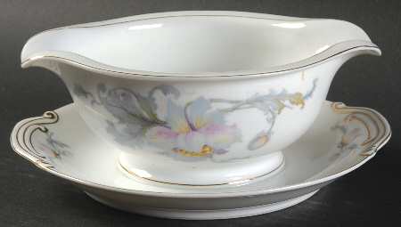 Monmouth Gravy Boat with Attached Underplate