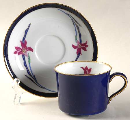 Lily Flat Cup & Saucer Set