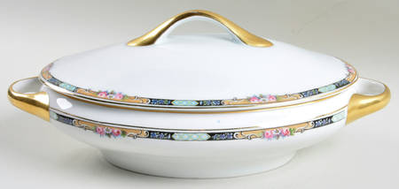 27044-4576 Oval Covered Vegetable