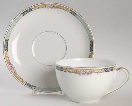 27044-4576 Flat Cup & Saucer Set