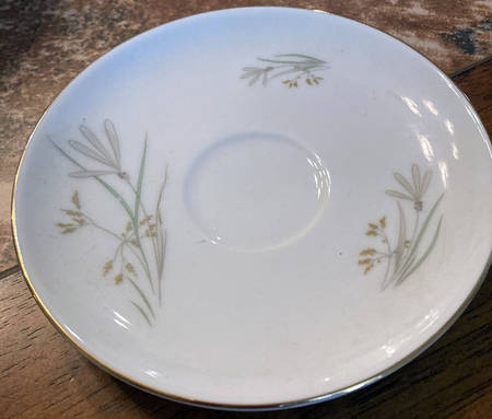 606 (White, Gold Trim) Saucer