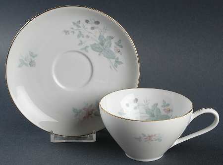 629 (White Background) Flat Cup & Saucer Set