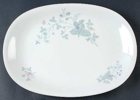 629 (White Background) 13" Oval Serving Platter