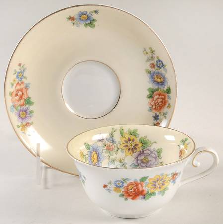 27380 Flat Cup & Saucer Set
