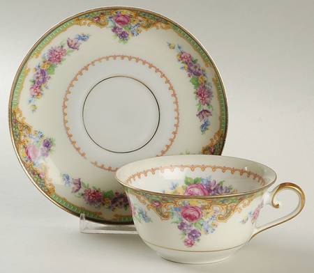 KPM25 Flat Cup & Saucer Set