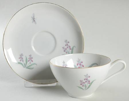689 Flat Cup & Saucer Set