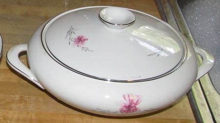 KPM39 Round Covered Vegetable