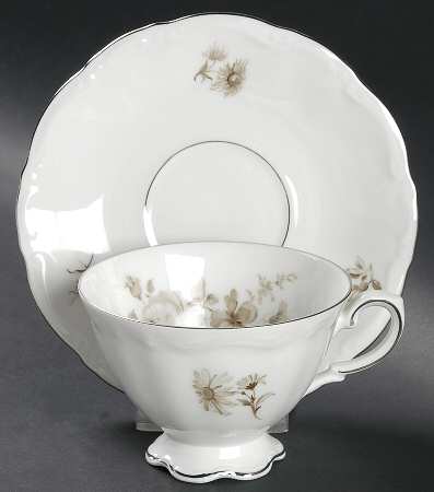 Sophia Footed Cup & Saucer Set