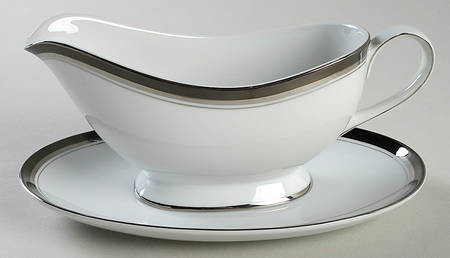 Victoria Gravy Boat & Underplate