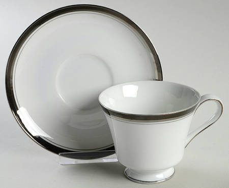 Victoria Traditional Footed Cup & Saucer Set