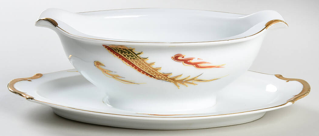 KUT24 Gravy Boat with Attached Underplate