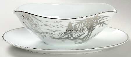 KUT3 Gravy Boat with Attached Underplate