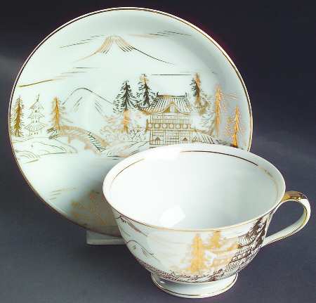 KUT30 Footed Cup & Saucer Set