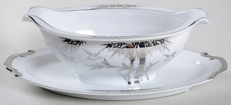 KUT34 Gravy Boat with Attached Underplate