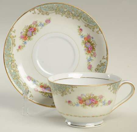 Cecelia Footed Cup & Saucer Set
