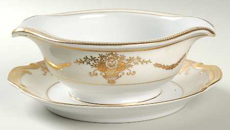 Duchesse Gravy Boat with Attached Underplate