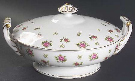 Lancaster Round Covered Vegetable