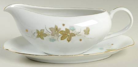 Maple Leaf Gravy Boat & Underplate