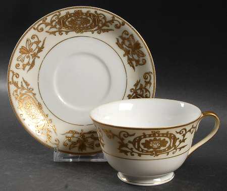 Regina Footed Cup & Saucer Set