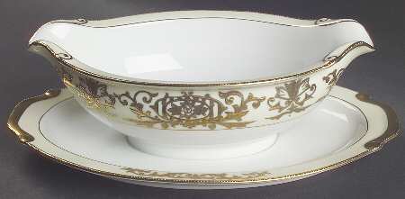 Regina Gravy Boat with Attached Underplate