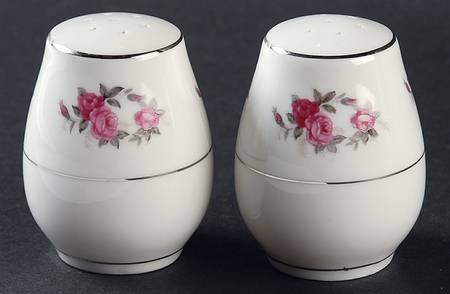 Rose Garland Salt & Pepper Set