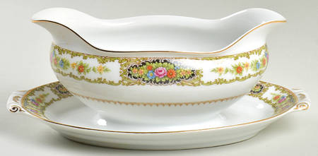 Midnight Queen Gravy Boat with Attached Underplate