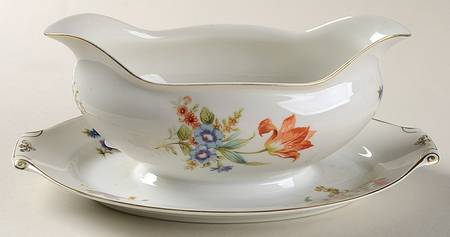 Nightingale Gravy Boat with Attached Underplate