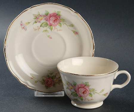 KNO319 (Arcadia) Footed Cup & Saucer Set