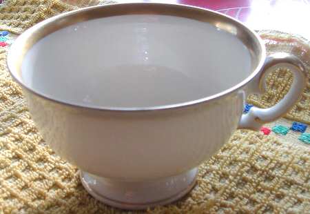0206 Footed Cup