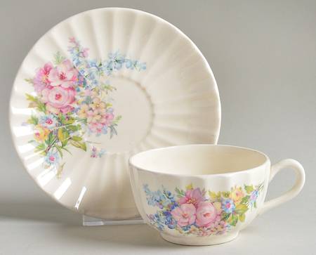 KNO415 Flat Cup & Saucer Set