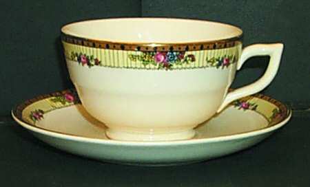 L718 Footed Cup & Saucer Set
