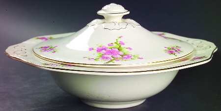 Apple Blossom Round Covered Vegetable