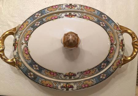KOE4 Oval Covered Vegetable