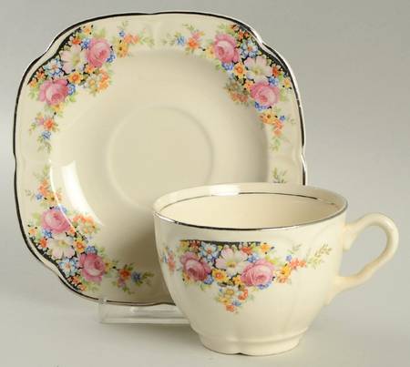 KNO358 Flat Cup & Saucer Set