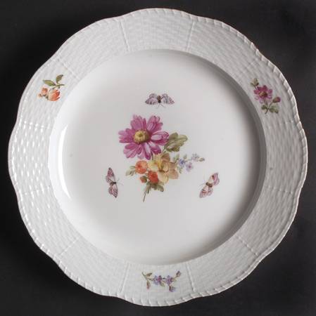 KPM74 Dinner Plate