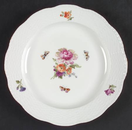 KPM74 Dinner Plate