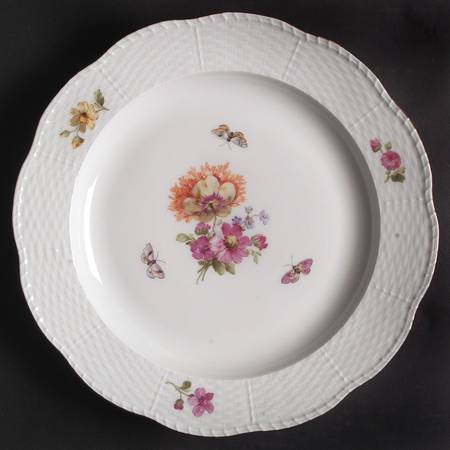 KPM74 Dinner Plate