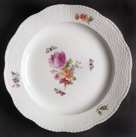 KPM74 Dinner Plate