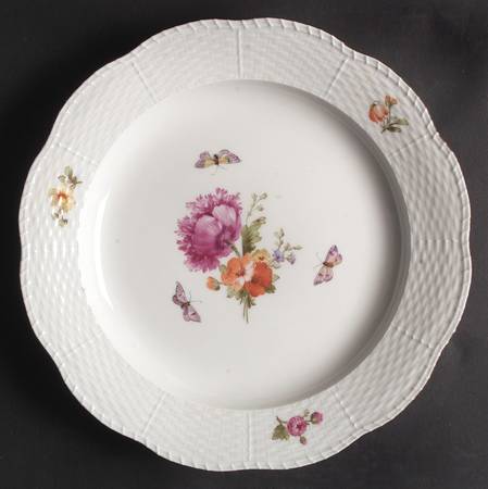 KPM74 Dinner Plate