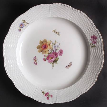 KPM74 Dinner Plate